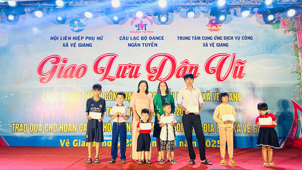 SÔI NỔI CHƯƠNG TRÌNH GIAO LƯU THỂ THAO “NHỊP ĐIỆU YÊU THƯƠNG” CHÀO MỪNG THÀNH CÔNG ĐẠI HỘI PHỤ NỮ XÃ VỆ GIANG LẦN THỨ I, NHIỆM KỲ 2025-2030