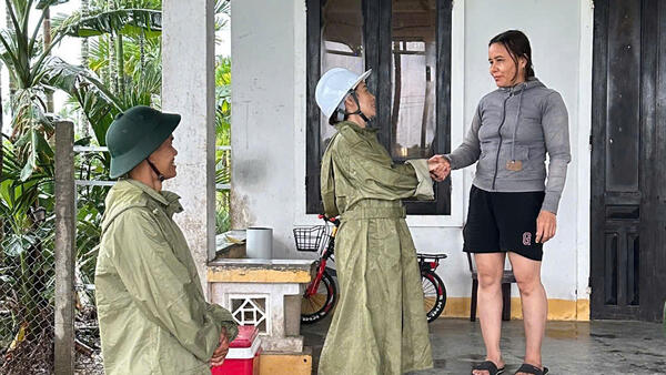 Bí thư Đảng ủy xã Vệ Giang tiếp tục thăm hỏi kiểm tra công tác ứng phó thiên tai trên địa bàn xã