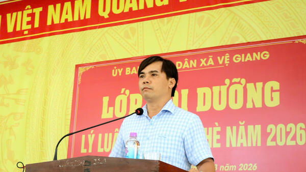 Vệ Giang khai mạc lớp bồi dưỡng chính trị hè năm 2026 cho đội ngũ cán bộ quản lý, giáo viên và lực lượng giáo dục