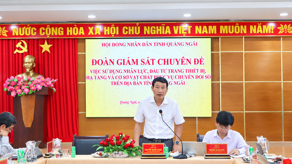 ĐOÀN CÔNG TÁC SỐ 1 CỦA HĐND TỈNH GIÁM SÁT VIỆC SỬ DỤNG NHÂN LỰC, ĐẦU TƯ TRANG THIẾT BỊ, HẠ TẦNG PHỤC VỤ CHUYỂN ĐỔI SỐ TẠI XÃ VỆ GIANG
