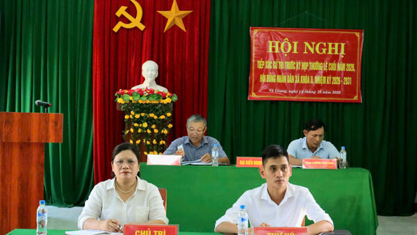 TIẾP XÚC CỬ TRI TẠI THÔN MỸ HÒA VÀ SÔNG VỆ